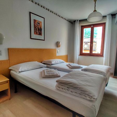 Hotel Modena Old Town 말세진느 외부 사진