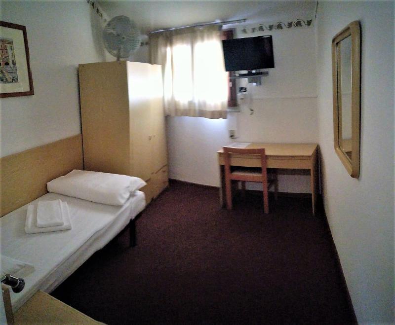 Hotel Modena Old Town 말세진느 외부 사진
