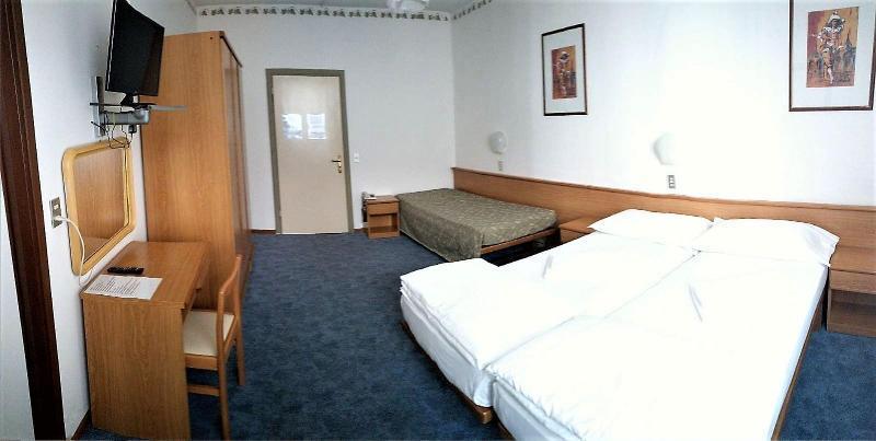 Hotel Modena Old Town 말세진느 외부 사진