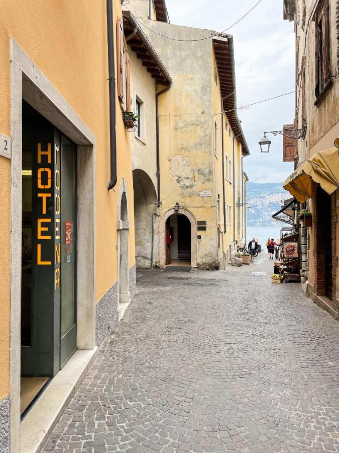 Hotel Modena Old Town 말세진느 외부 사진