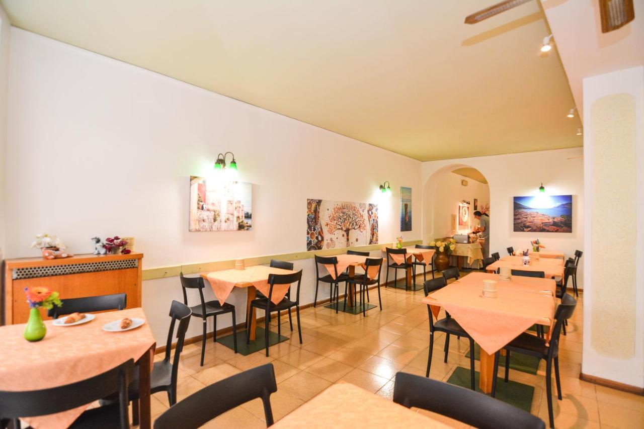 Hotel Modena Old Town 말세진느 외부 사진