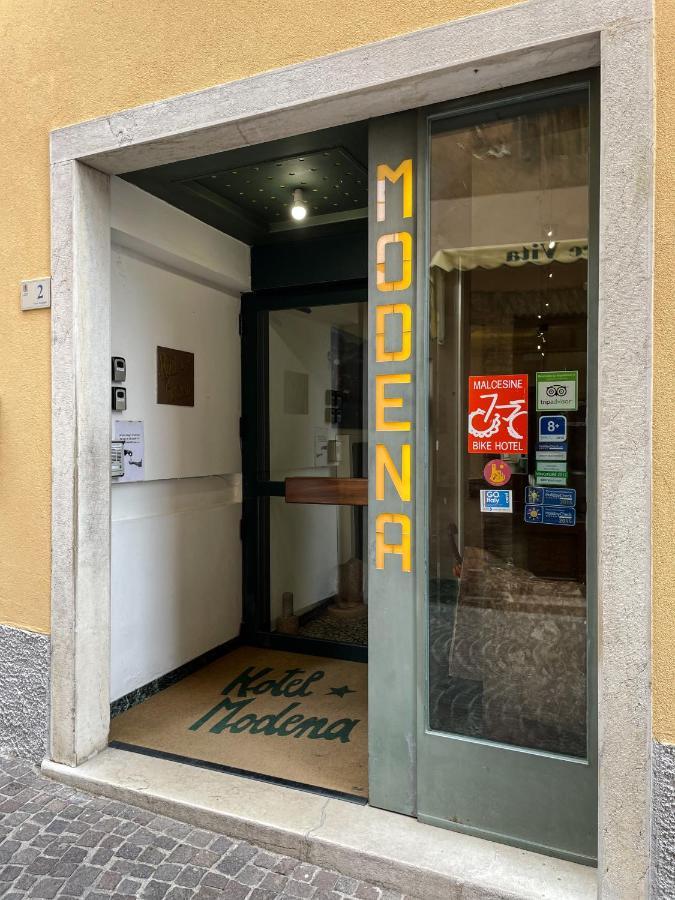 Hotel Modena Old Town 말세진느 외부 사진