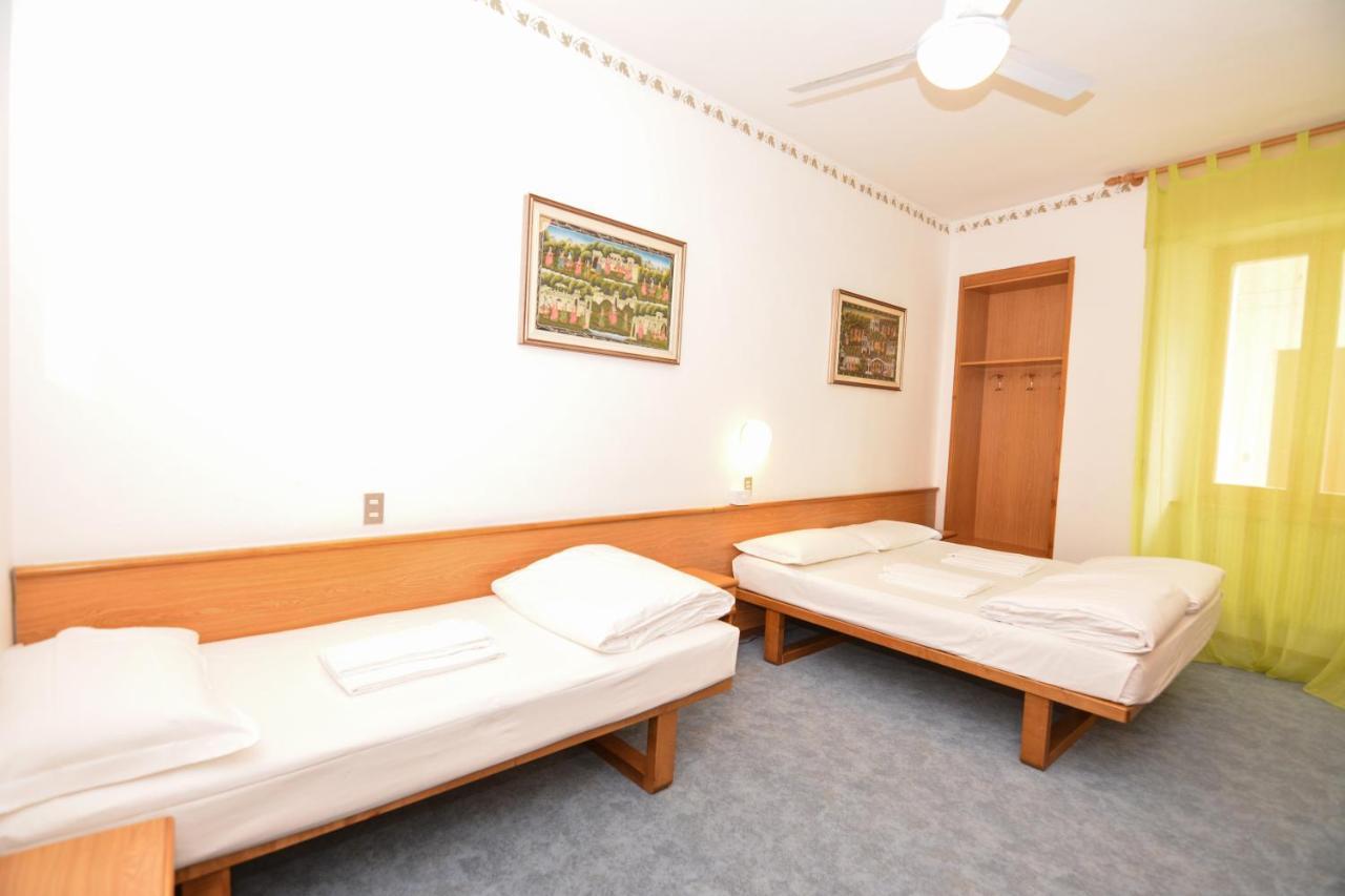 Hotel Modena Old Town 말세진느 외부 사진