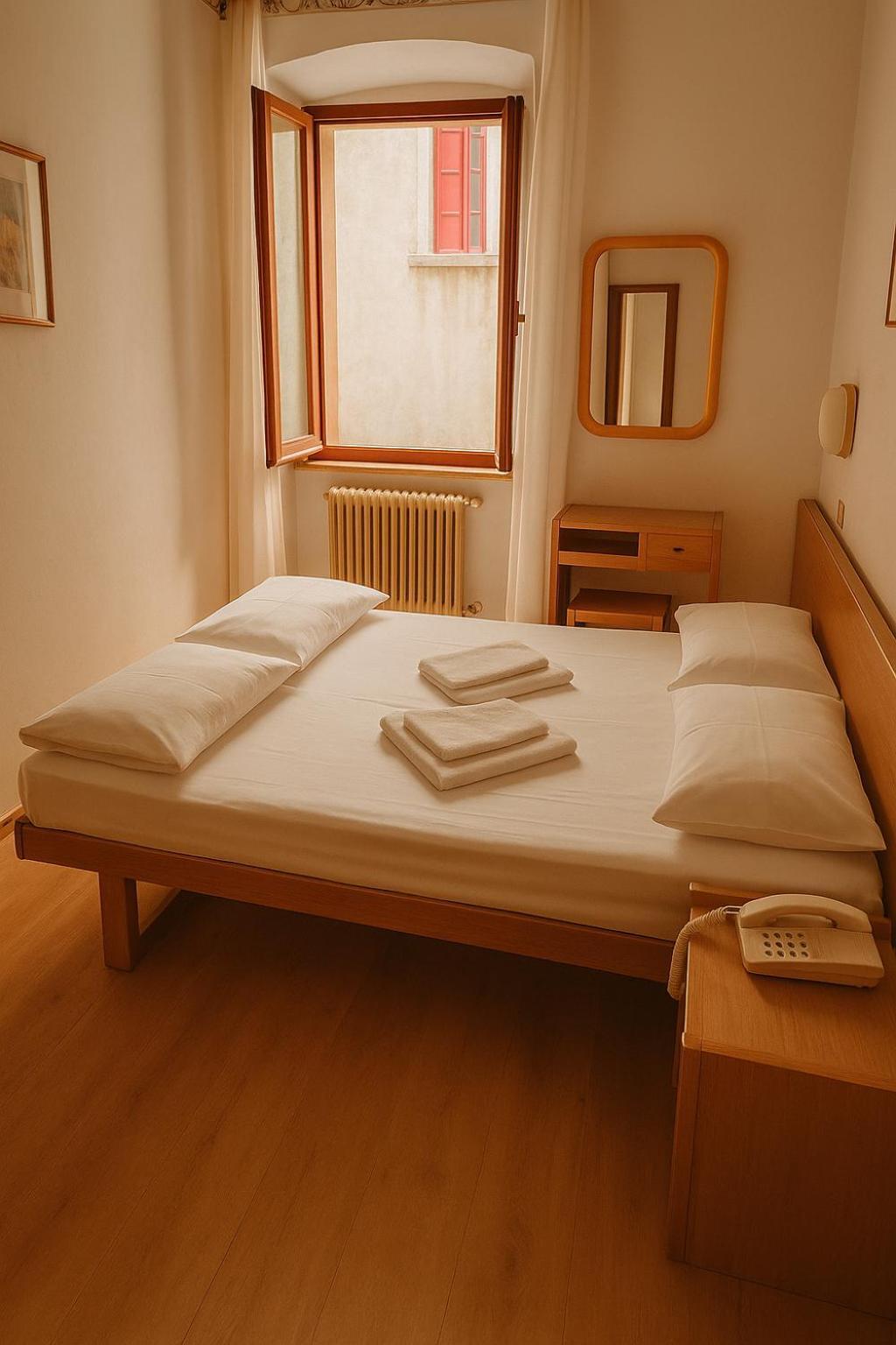 Hotel Modena Old Town 말세진느 외부 사진