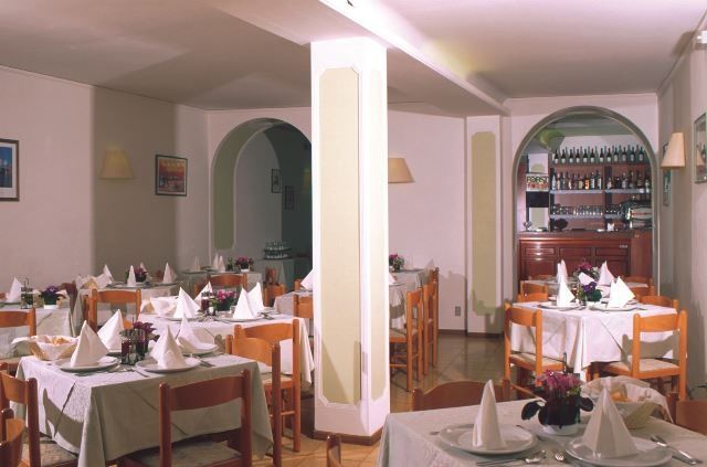 Hotel Modena Old Town 말세진느 외부 사진