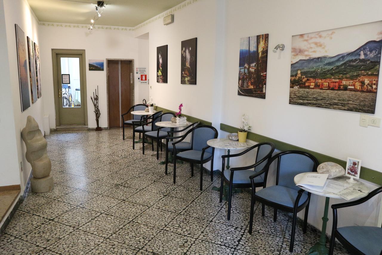 Hotel Modena Old Town 말세진느 외부 사진