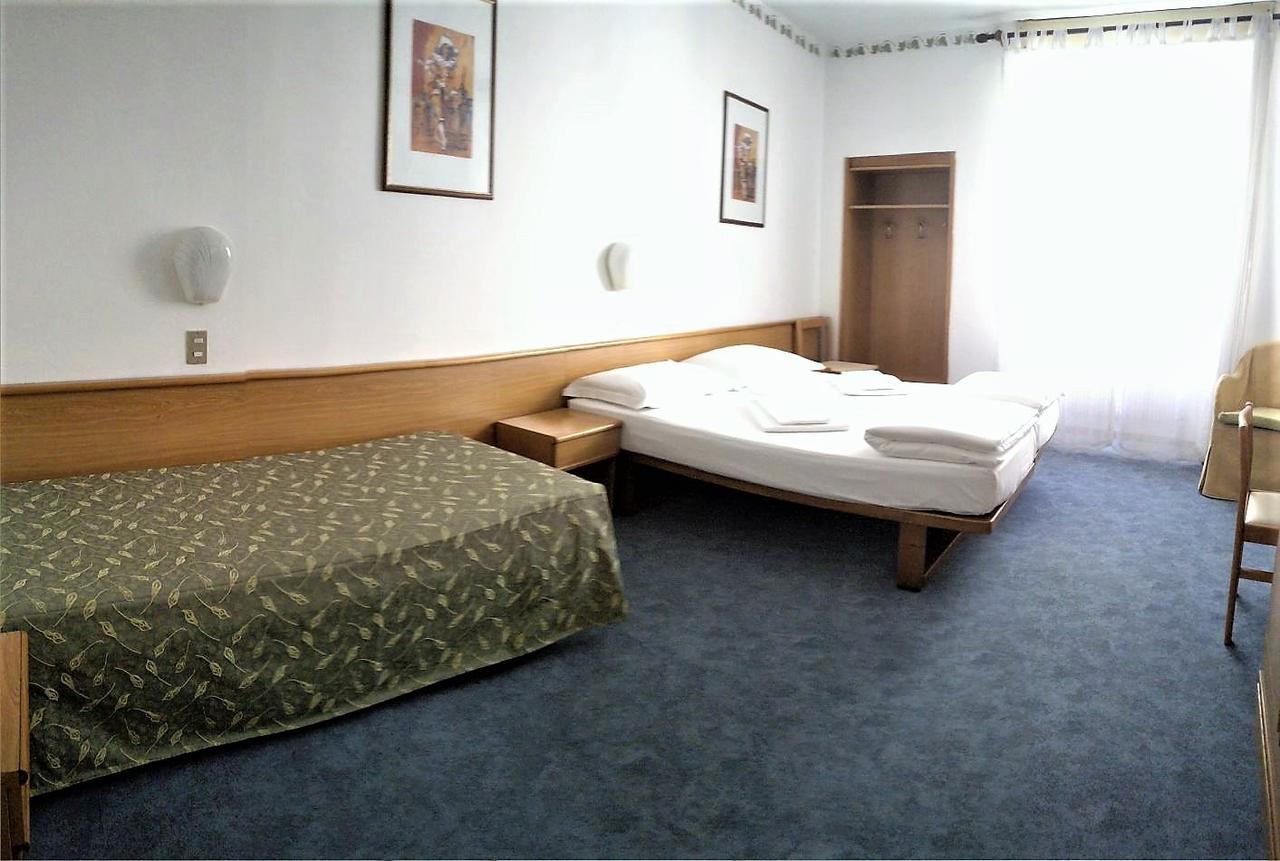 Hotel Modena Old Town 말세진느 외부 사진
